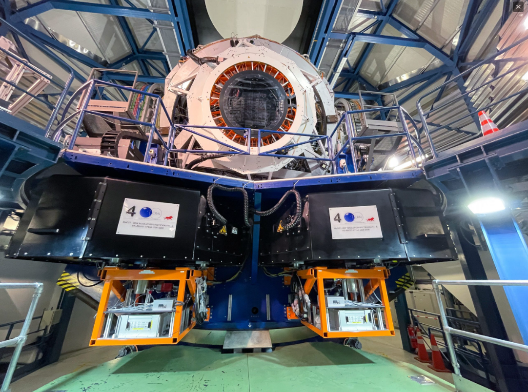 The 4Most instrument is ready for observations. The telescope is located at the top, while the lower section (the black boxes) houses two of the three spectrographs that break down starlight into thousands of chromatic components. Credits: Aip/A. Saviauk