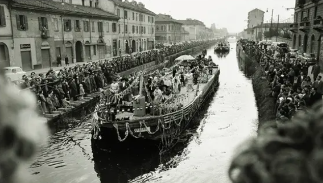 Immagine storica dei Navigli - Libro "La bellezza di Milano – Cinquanta personaggi raccontano un loro luogo del cuore" di Roberta Cordani Edizioni Celip.