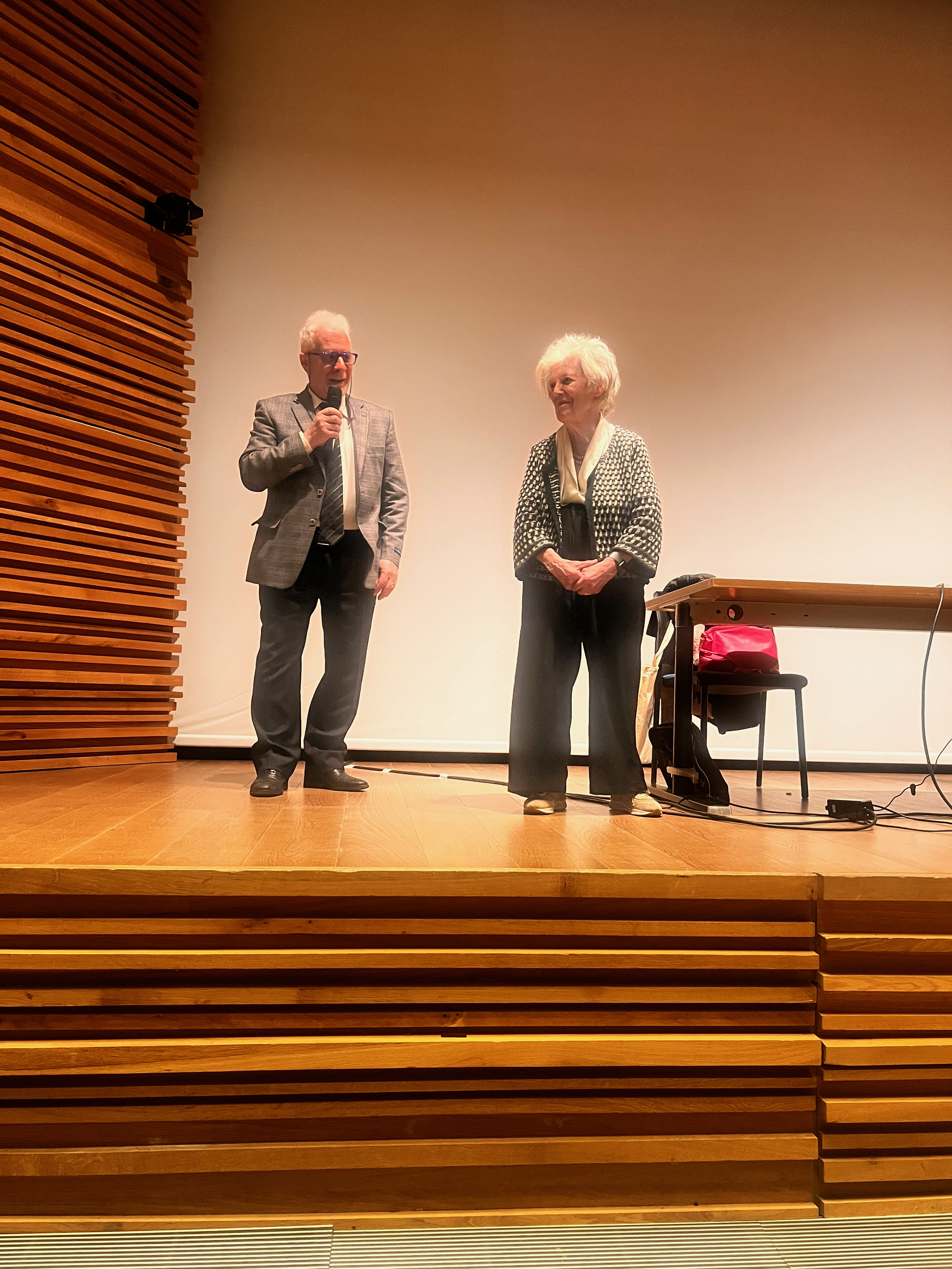 Conferenza Amalia Ercoli Finzi (29/01/2026) - Il Direttore ringrazia l'Ing.ra Amalia Ercoli Finzi - Crediti: INAF-OAB